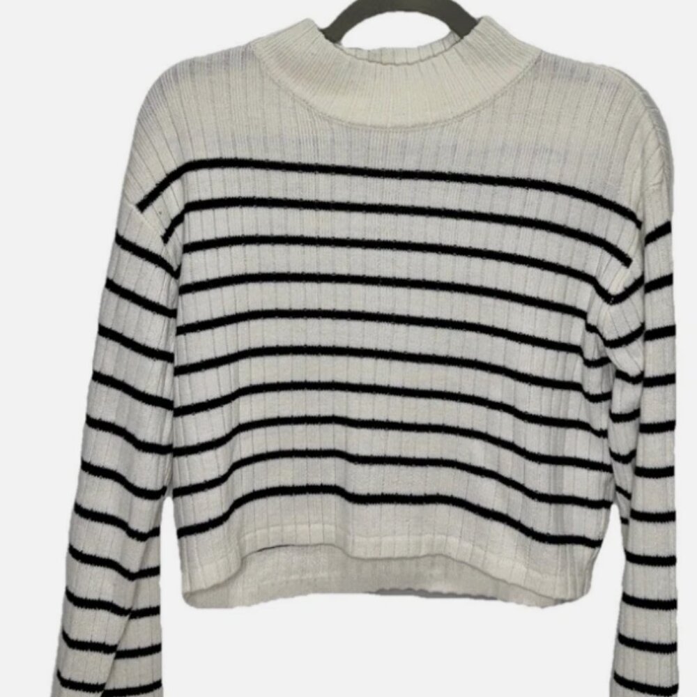H&M Girls Striped Pullover Sweater | US 20 | Black & White Knit | Cozy Classic